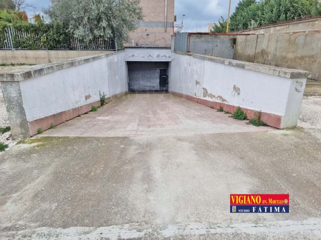 FITTASI - VIA CASTELLUCCIO - SEMINTERRATO MQ. 315 + PIAZZALE MQ. 500. - Foto 4