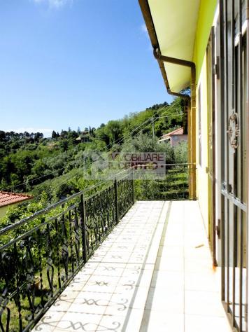 PORZIONE DI BIFAMILIARE CON GARAGE E TERRENO - Foto 3