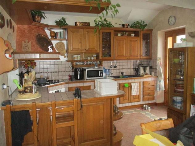 8/2025 3 BG - Appartamento al piano terzo con terreni e autorimesse - Foto 3