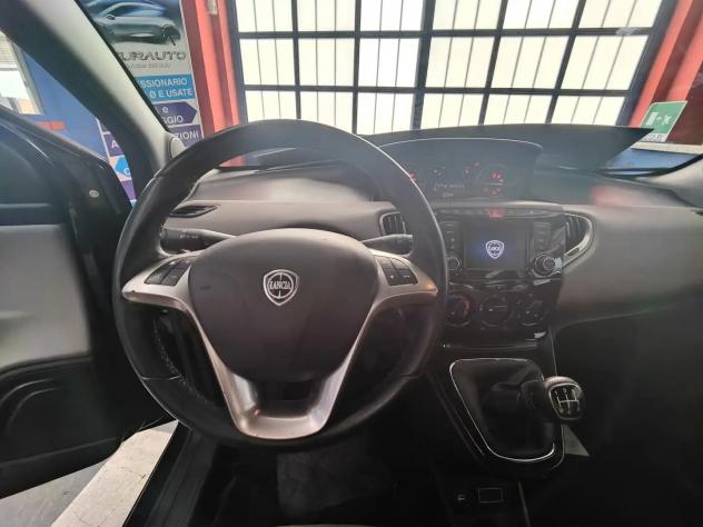 Lancia Ypsilon 5 porte NEOPATENTATO - Foto 9