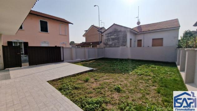VILLA SINGOLA COMPLETAMENTE RISTRUTTURATA CON BOX DI 45 MQ - PRONTA PER ESSERE VISSUTA - Foto 17