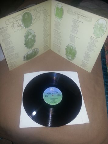 VINILE IN OTTIME CONDIZIONI,COMPLETO,RARO,33 GIRI:GIGLIOLA CINQUETTI"CANTANDO CO - Foto 2