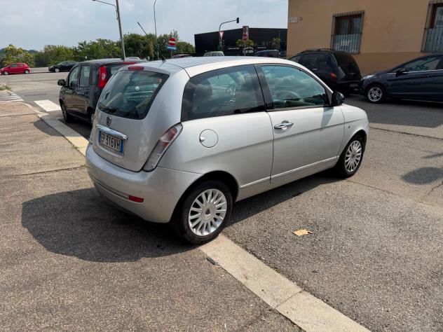 Lancia Ypsilon 1.3 MJT 75 CV Platinum - Foto 3
