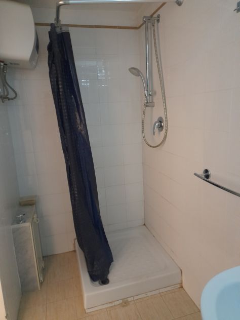 Stanza singola con bagno/doccia in camera per studenti/sse o tirocinanti - Foto 5