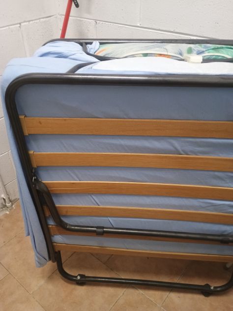 Letto singolo pieghevole per ospiti