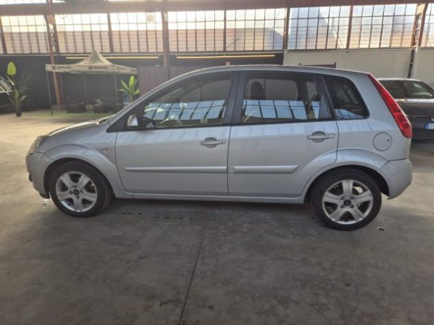 FORD Fiesta 1.2 16V 5p. Ghia rif. 24066957 - Foto 8