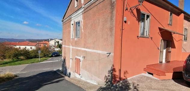 Nella Fraz.di Selvena, comune di Castell'Azzara vendiamo intera palazzina con possibilità di duplice appartamento. Accompagna lo stabile un piccolo gi - Foto 3