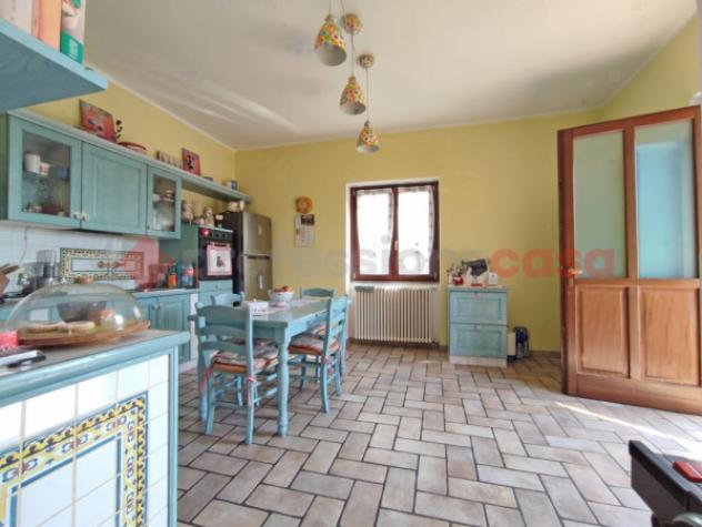 Casa indipendente di 435 m² con più di 5 locali e box auto in vendita a Oleggio Castello - Foto 5