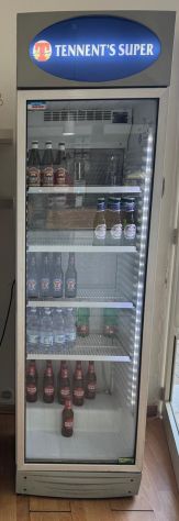 Frigovetrina da bar Tennent's Super