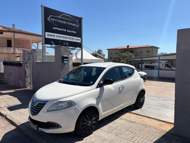 LANCIA YPSILON - NEOPATENTATI - 2 UNITDISP