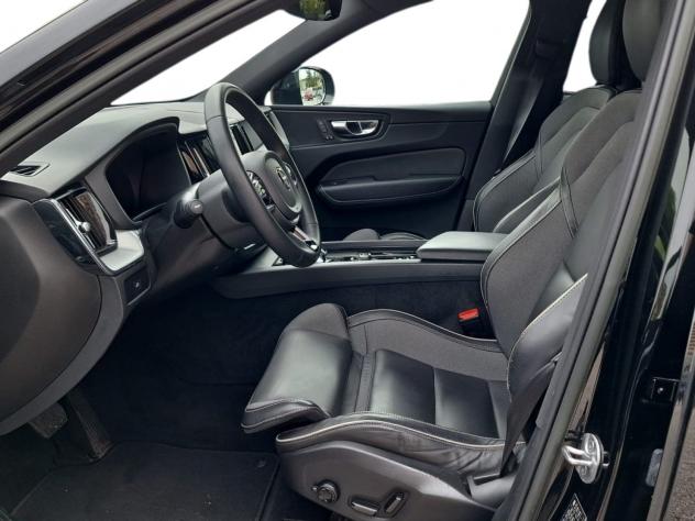 Volvo XC60 B4 197+14 CV AWD Mild Hybrid Diesel Automatico Plus Dark N1 Autocarro - Foto 6
