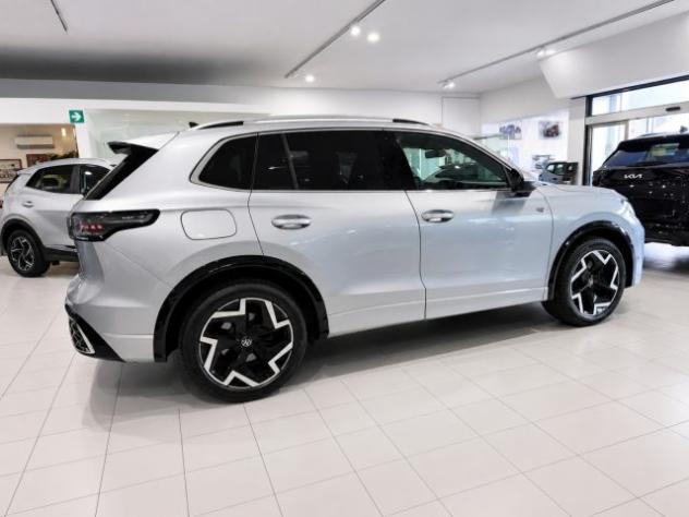 VOLKSWAGEN Tiguan R-Line DSG 2.0 TDI 150 CV Alcantara Aziendale rif. 23983012 - Foto 6