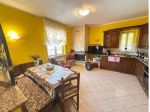 Porzione di casa in vendita a Luni