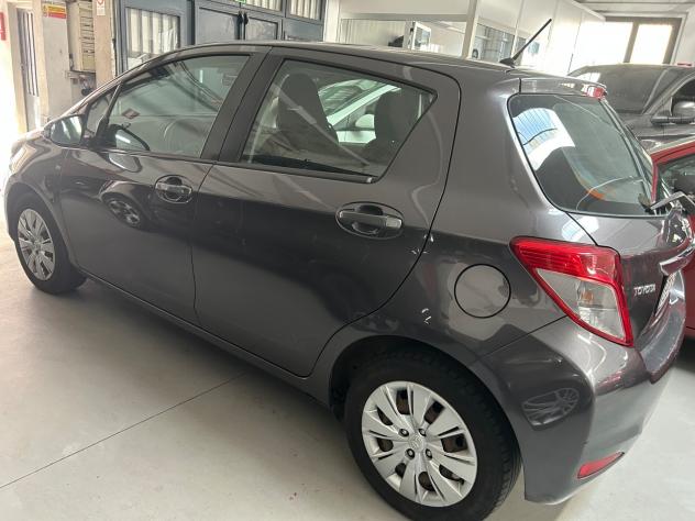 Toyota Yaris 1.0 5 porte Lounge - Foto 4