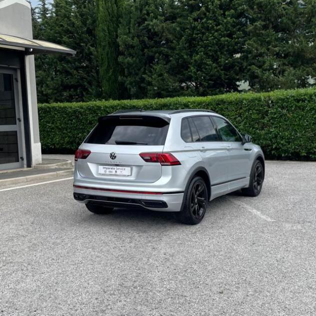 VOLKSWAGEN Tiguan 2.0 TDI SCR DSG R-Line 110KW/150CV rif. 23877657 - Foto 8