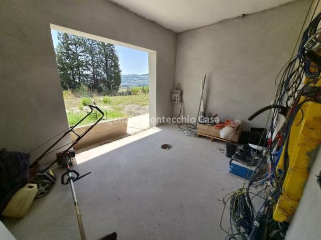 CASA SINGOLA IN POSIZIONE COLLINARE PANORAMICA E SOLEGGIATA - Foto 12