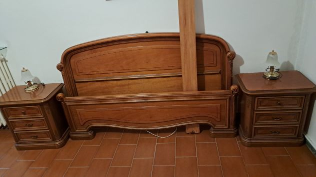 LETTO MATRIMONIALE IN LEGNO CON 2 COMODINI IN LEGNO