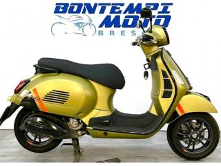 Vespa 300 GTS null