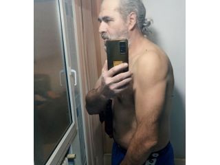 Amore e incontri Cesenatico - Uomo cerca amiche per divertirsi insieme senza Giovane età 18/25 da viziare &hellip; Tel:3397001328