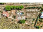VILLA DA RISTRUTTURARE CON PISCINA, CAMPI DA CALCIO E TENNIS