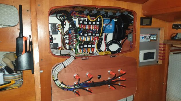 Manutenzione e riparazione impianti elettrici, elettricista - Foto 2