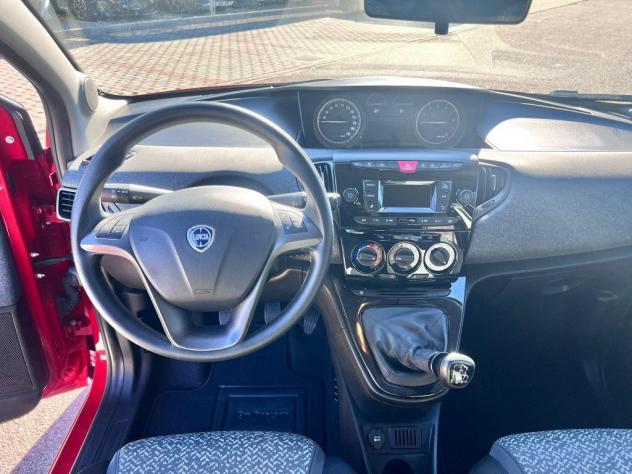 Lancia Ypsilon 1.0 FireFly 5 porte S&S Hybrid Silver - Foto 9
