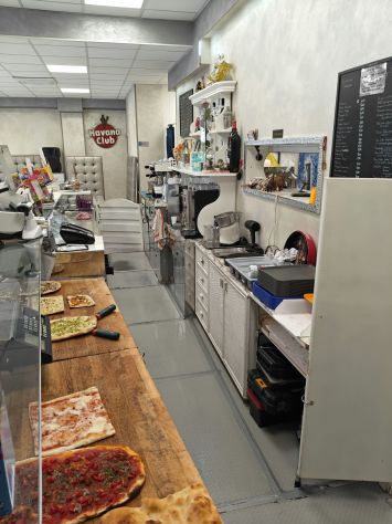 Cedesi attività di pizzeria a Grotte Celoni Via Casilina - Foto 3