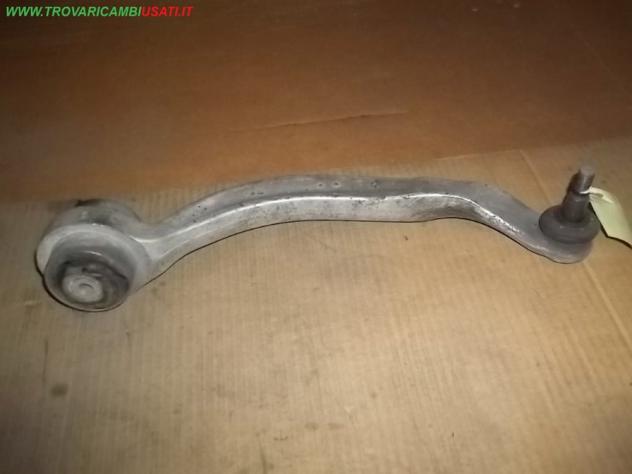 BRACCIO OSC.INF.POST.S.SOSP.ANT SX POST AUDI A4 (8D) Meccanica Assale Sospensioni Braccio oscillante (post AUDI - A4 - 01-01-2001 - 01-10-2004, AU