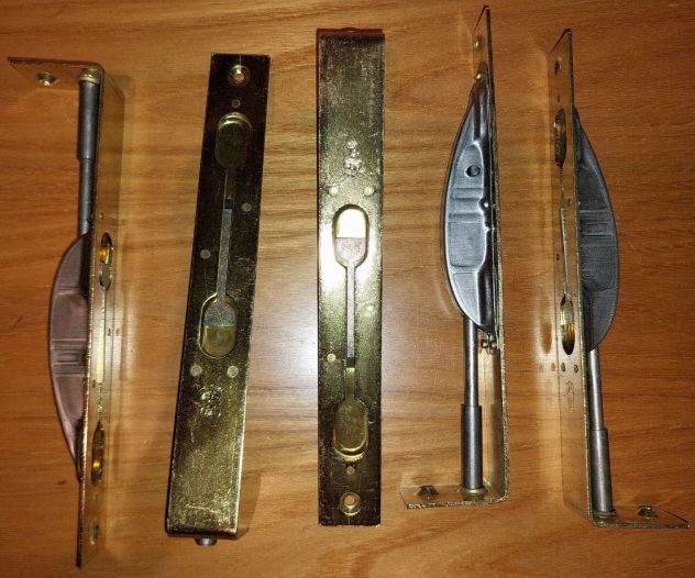 Set di 5 catenacci a leva per porte finestre. Sono nuovi. - Foto 4