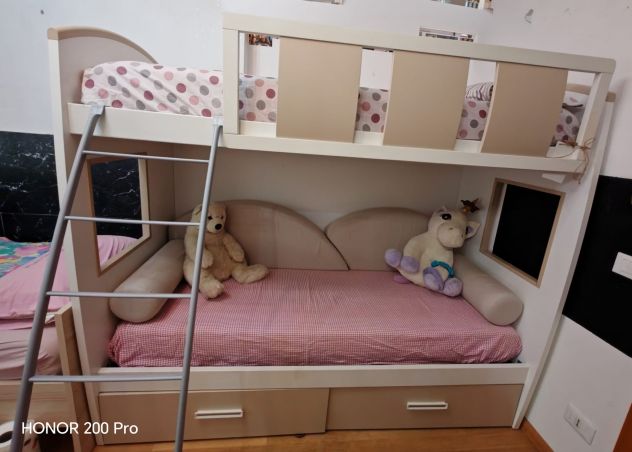 Vendo letto a castello con allestimento divanetto