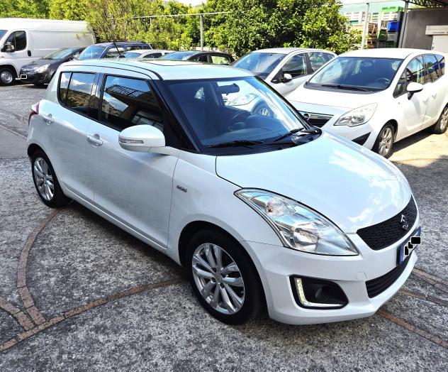 Suzuki Swift 1.3 DDiS FULL NAVI SENSORI TETTO GARANZIA - Foto 4