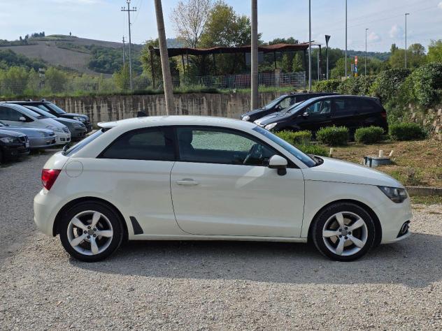 AUDI A1 1.6 TDI 70KW OK NEOPATENTATI - Foto 7