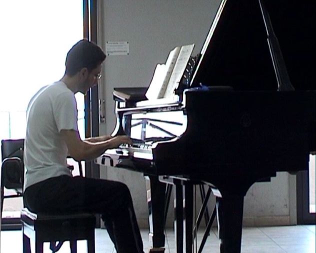 Lezioni di pianoforte – Docente Liceo Musicale (Milano Ovest e provincia)