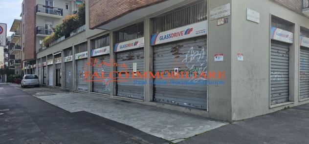 MILANO, ZONA SAN SIRO - NEGOZIO 10 LUCI ANGOLARE - Foto 5