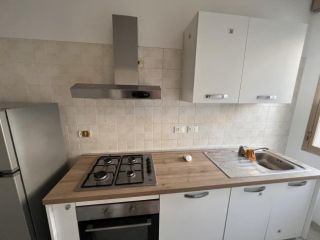 APPARTAMENTO di 4 vani e di 100 mq (BOLOGNA) rif. MRZ9