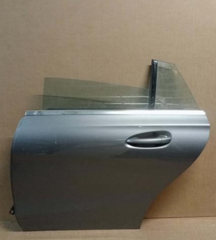 PORTA POST. S. GRIGIO MEDIO MET. C/ALZ. E SERR. 999-U1296013 Carrozzeria  Lamierati esterni  Porte  Porta post. sx. MERCEDES - CLA 4 porte - 01-01-201