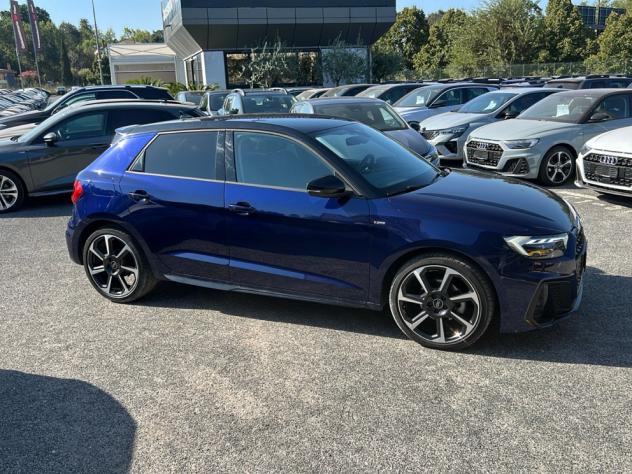 Audi A1 II 2019 Sportback Sportback 30 1.0 tfsi Identity Black 110cv s-tronic - Foto 6