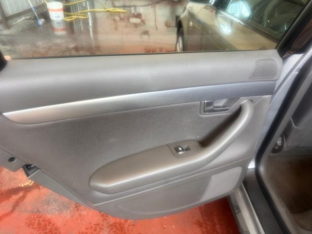 Audi A4 1.9 TDI/130 CV cat BERLINA - Foto 8