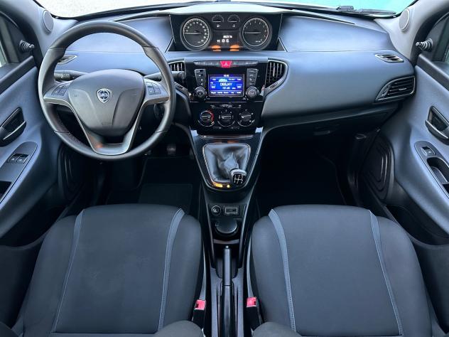 Lancia Ypsilon 1.2 Benzina 69cv Silver 2016 - Foto 6