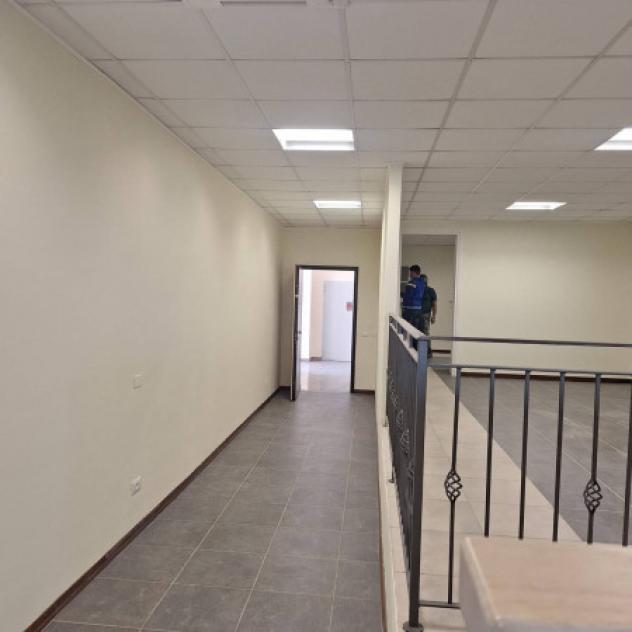 Immobile di 256 m² con più di 5 locali in affitto a Sassuolo - Foto 13