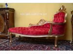 Dormeuse dorata stile Luigi XV in velluto rosso