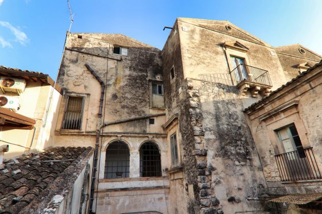 Scicli, la perla nel palazzo Beneventano - Foto 18