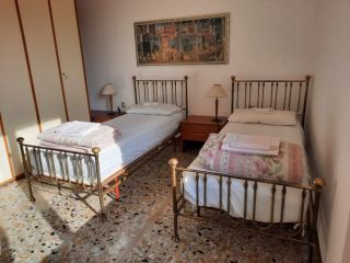 Posto letto in camera condivisa per studentesse