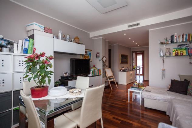 Appartamento di 80 m² con 3 locali e box auto in affitto a Torino - Foto 2