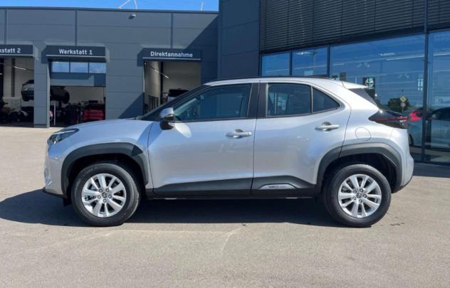 Toyota Yaris Cross KM 0 RATA MENSILE 281,00 EURO CON LA MAXI RATA 1.5H (116 CV) E-CVT Active Eco - Foto 2