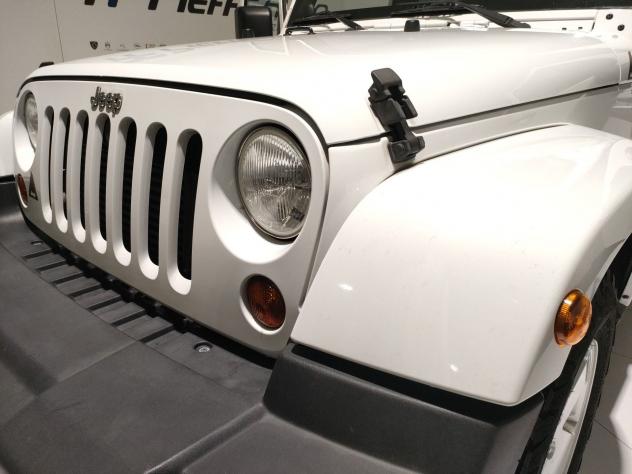 Jeep Wrangler Wrangler 2.8 CRD DPF Sahara - Foto 9