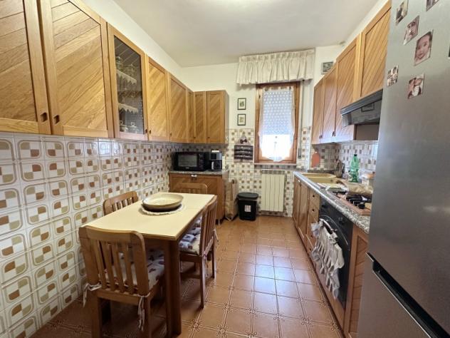 BAGNO DI GAVORRANO IN ZONA CENTRALE AMPIO APPARTAMENTO CON GARAGE E CANTINA - Foto 6