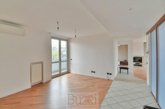 Attico / Mansarda di 125 m² con 3 locali e box auto doppio in vendita a Seregno - Foto 7
