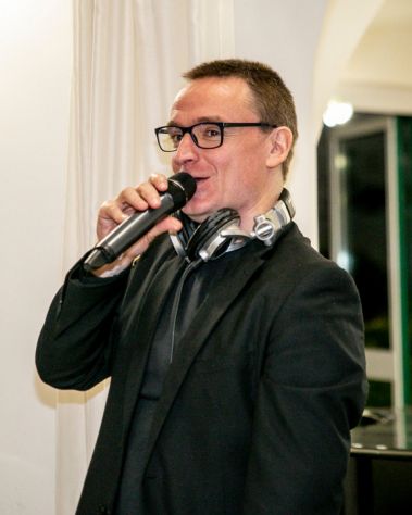 DJ PER MATRIMONI, 18 ANNI, COMPLEANNI, EVENTI AZIENDALI, FESTE SULLA SPIAGGIA