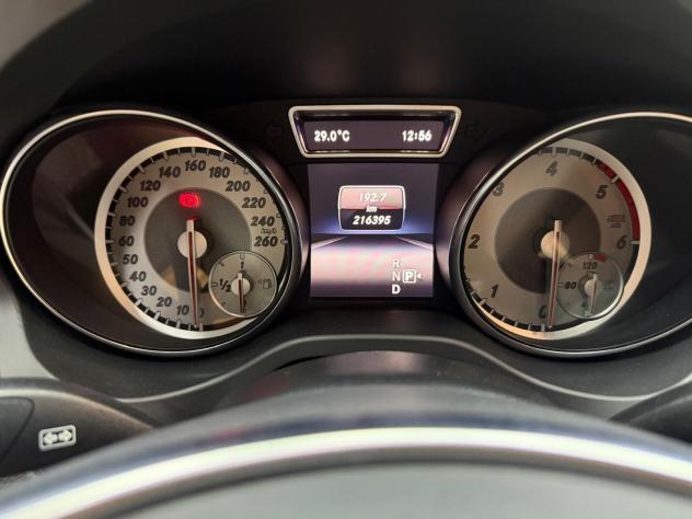 Mercedes-benz CLA 200 d S.W. Automatic Premium Dark Night - Foto 10